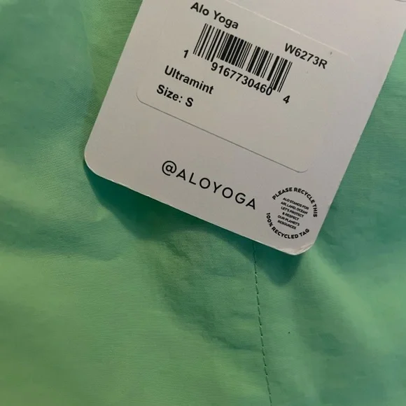ALO Yoga Alumni Short Color: Ultramint Size Medium Small XXS NWT